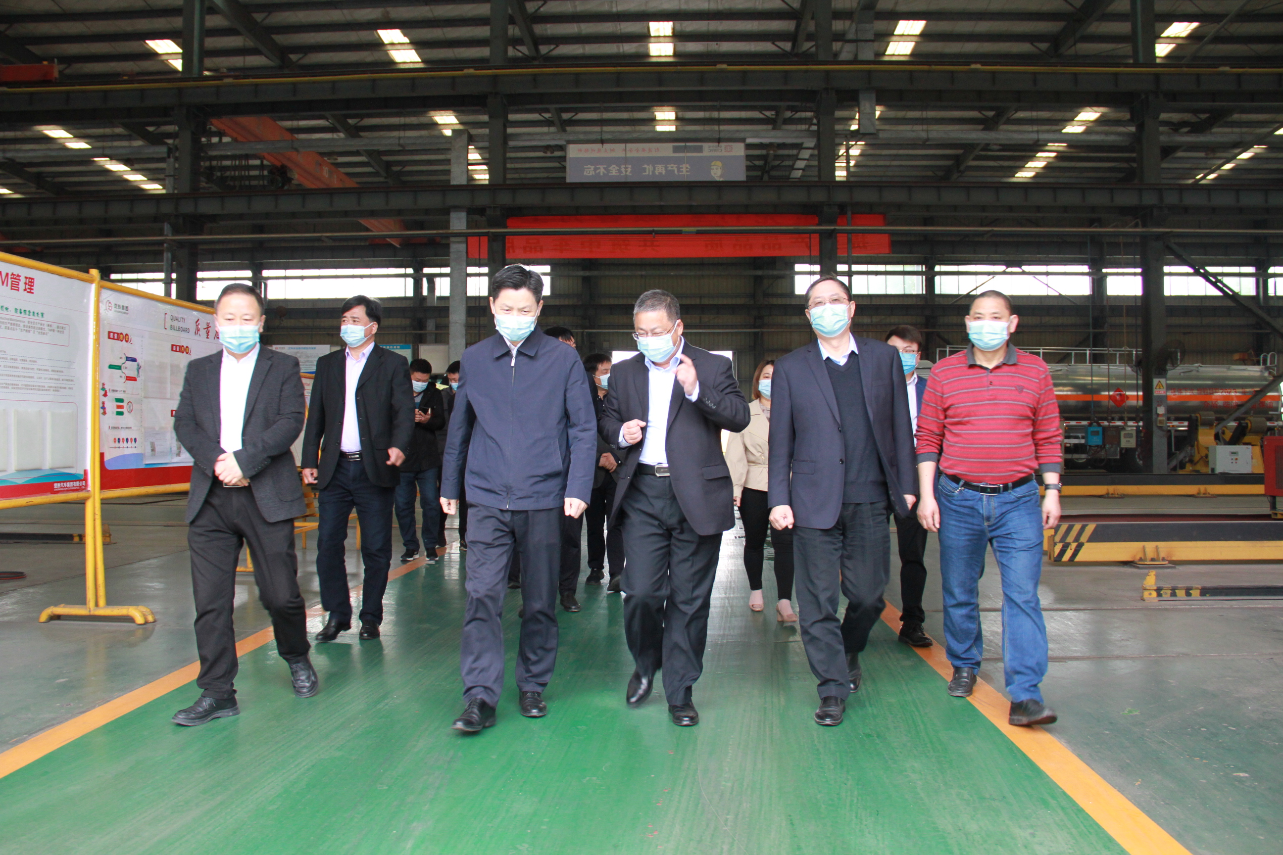 防疫情，促生產(chǎn)，市委常委副市長(zhǎng)甘國棟一行蒞臨楚勝調(diào)研