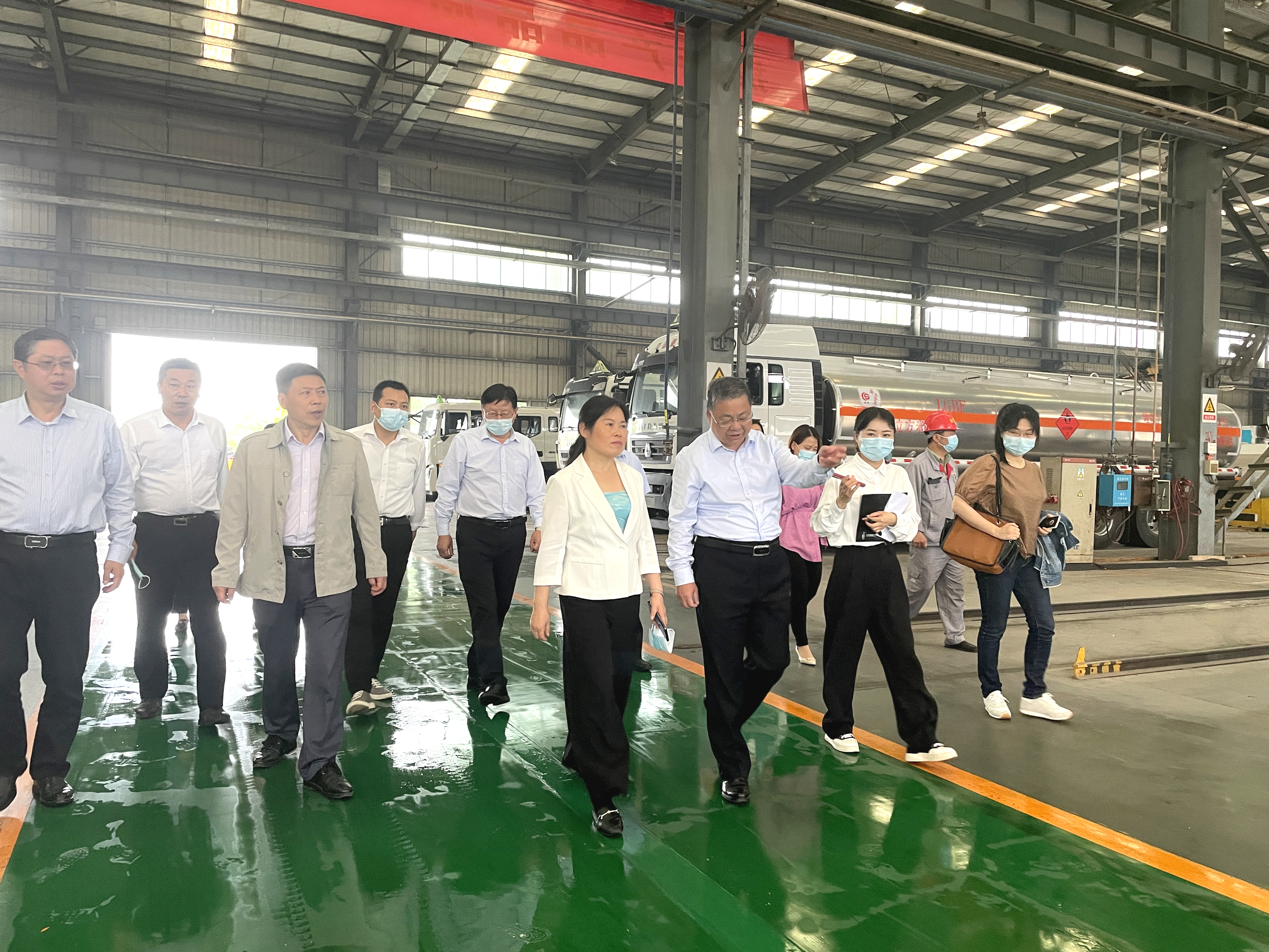 市委常委、市委統(tǒng)戰(zhàn)部部長(zhǎng)舒敏等領(lǐng)導(dǎo)一行蒞臨楚勝調(diào)研