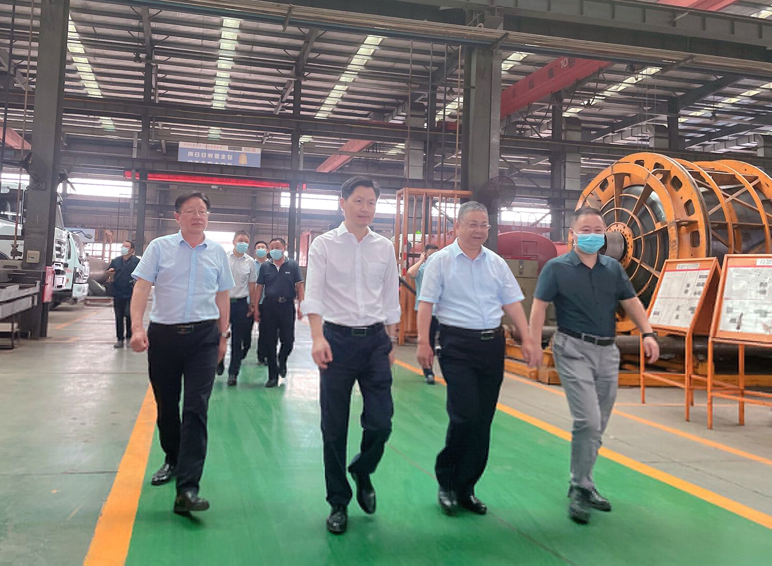 市委常委、常務(wù)副市長(zhǎng)甘國棟一行蒞臨楚勝汽車集團(tuán)調(diào)研